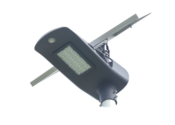 บริการไฟถนน LED พลังงานแสงอาทิตย์ 30W กันน้ำสีขาวพลังงานแสงอาทิตย์ OEM