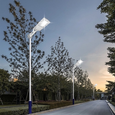 กันน้ำ 50W ทั้งหมดในที่เดียวไฟถนนพลังงานแสงอาทิตย์ 5200LM พร้อมเสา
