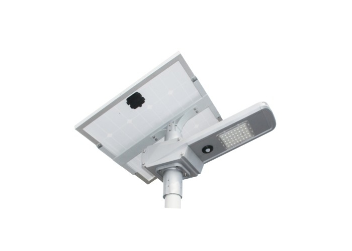 ไฟถนน LED พลังงานแสงอาทิตย์แบบบูรณาการ 40W 140lm / w IP65 อินฟราเรดเซ็นเซอร์ 12V แบตเตอรี่